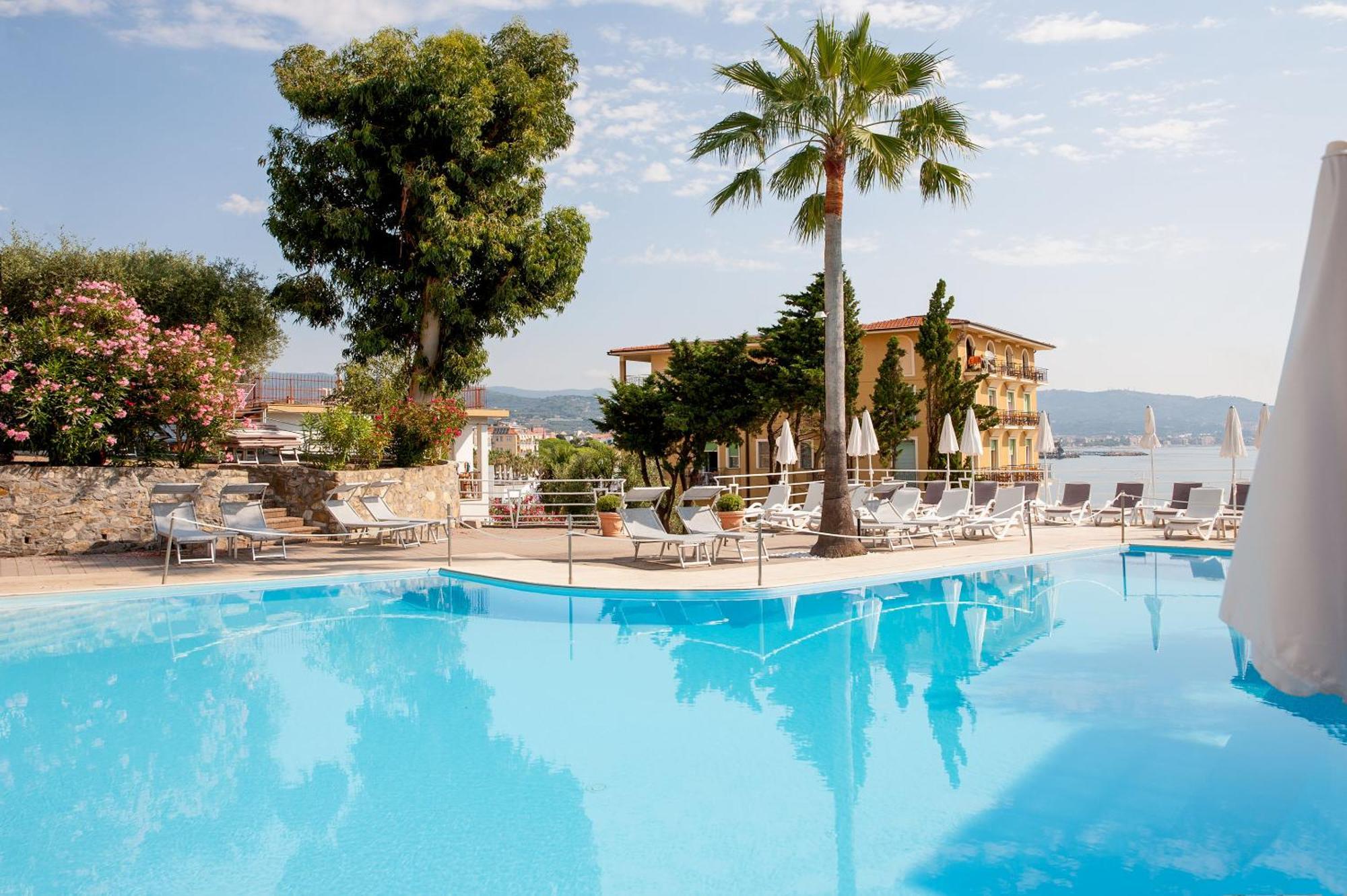 Hotel Moresco Diano Marina Dış mekan fotoğraf